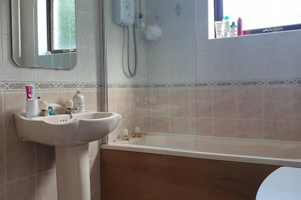 Seafront Apartment, Ground Floor, Free Parking Newcastle  Buitenkant foto